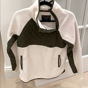 NWT ABERCROMBIE SWEATER